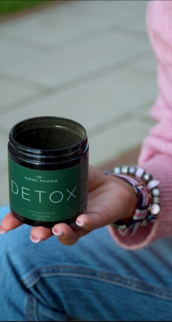 Detox Nami Pharm – ekstrakty z kurkumy, karczocha, pokrzywy i chlorelli wspierające organizm